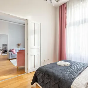 Luxury 3bedrm 2bathrm With Danube River View Budapest